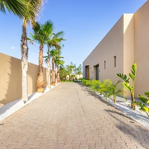 https://villa-newave-lux-piscine-chauffe-mini-foot.marrakeshhotelsmorocco.com